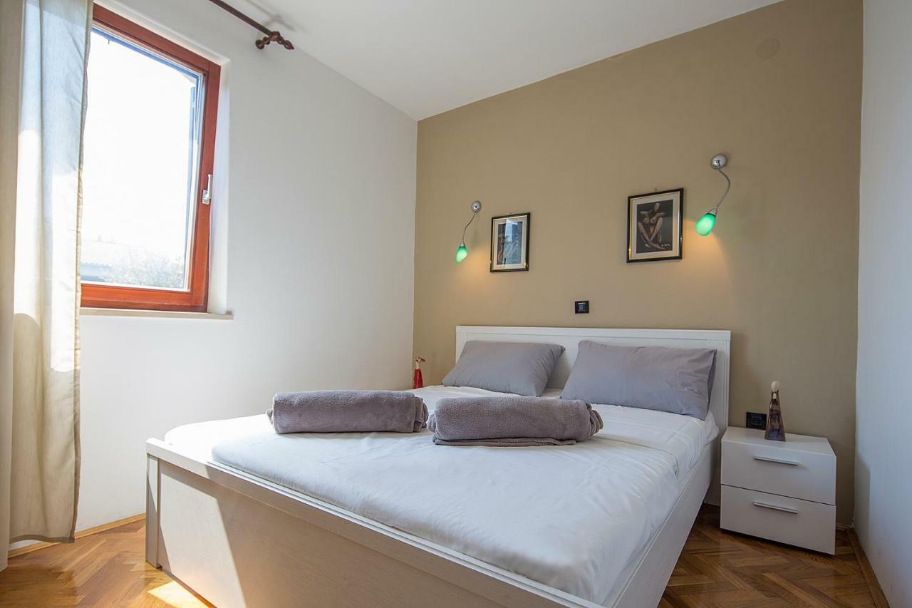 Apartments Bo Malinska Esterno foto